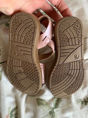 Size 8 pink sandals